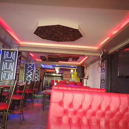 Royal Prince Hotel, Meru Exterior foto
